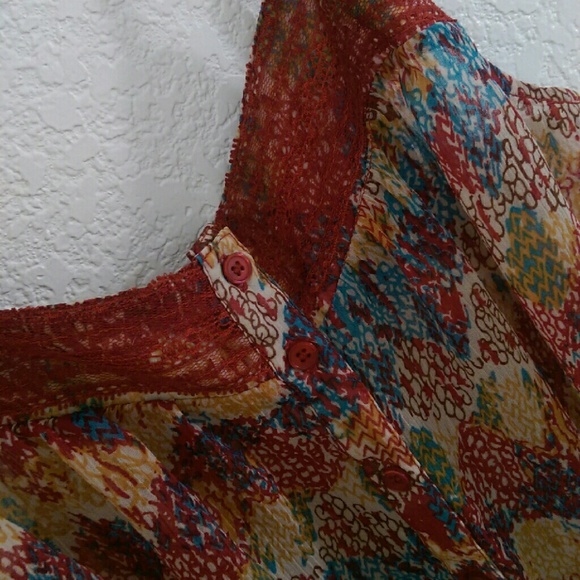 Convertible Lace Crossback Tank - Picture 3 of 4