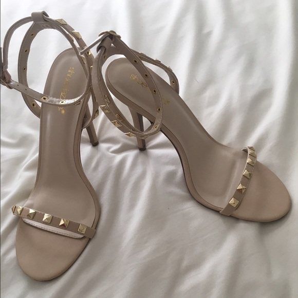 Shoe Dazzle Heels - Picture 1 of 2