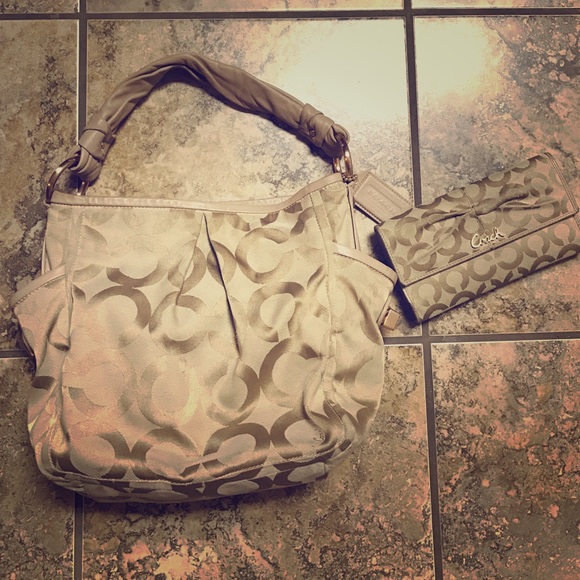 Coach purse - Picture 1 of 4