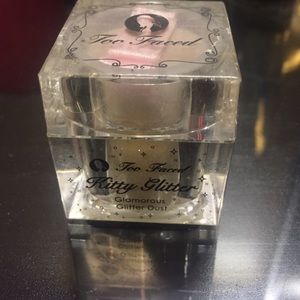Too Faced Kitty Glitter