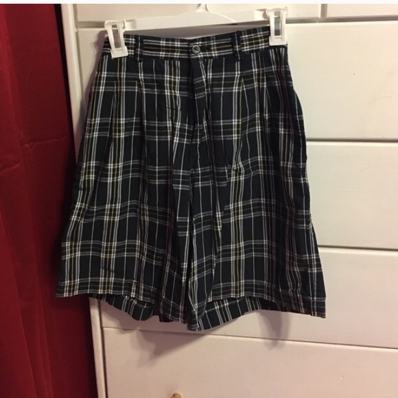 High waisted plad shorts