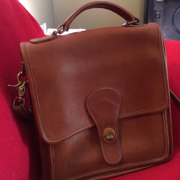 Vintage Coach Station Willis bag in Tan