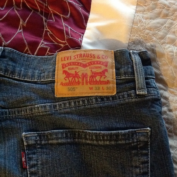 Levi's 505. Men's/Boy's. W33L30. Barely Worn.