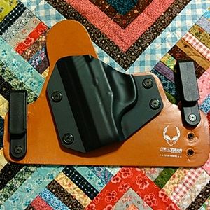 Alien Gear Cloak Tuck IWB  left handed holster