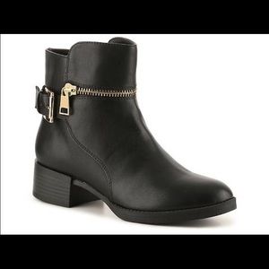 Zigisoho Black Gold Buckle Bootie