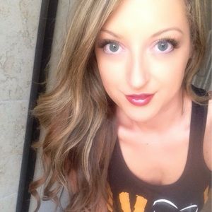 Meet your Posher, Nicole