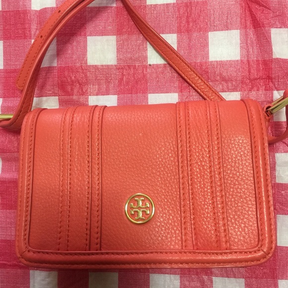 Authentic Tory Burch mini crossbody bag - Picture 2 of 4