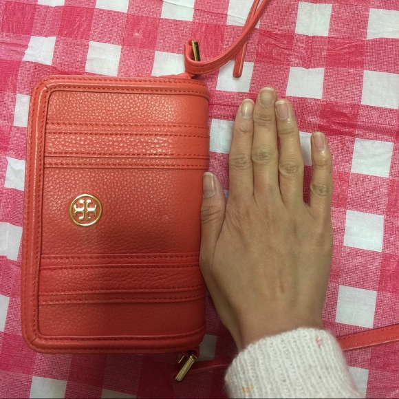 Authentic Tory Burch mini crossbody bag - Picture 3 of 4