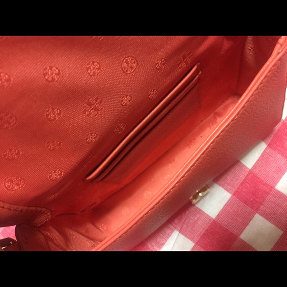 Authentic Tory Burch mini crossbody bag - Picture 4 of 4