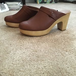 Brown clogs