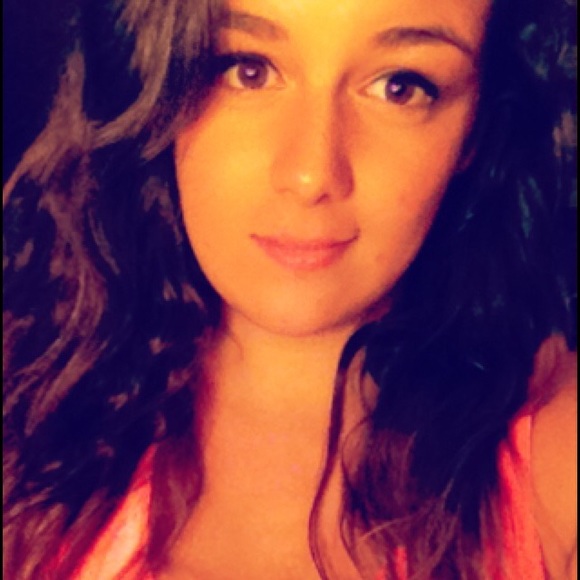 Meet your Posher, Cayton