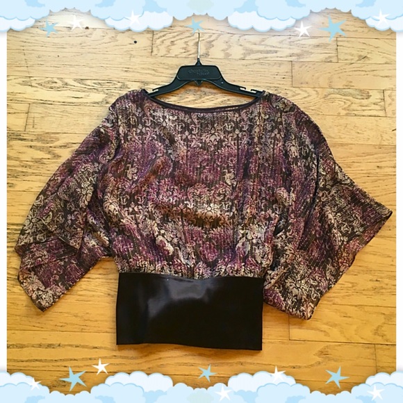 Express Sheer Oversize Blouse - Picture 2 of 3