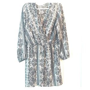 Adorable black and white pattern wrap dress