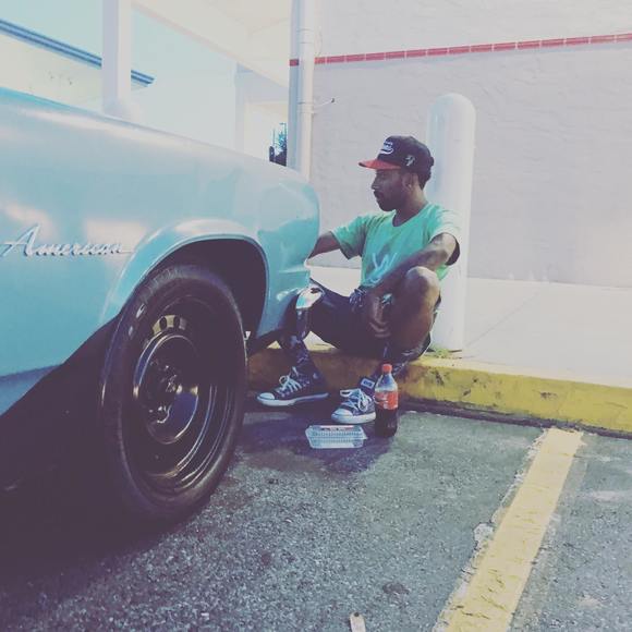 Meet your Posher, Beezy