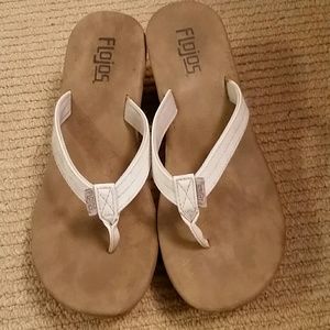 Women's leather strap slipper