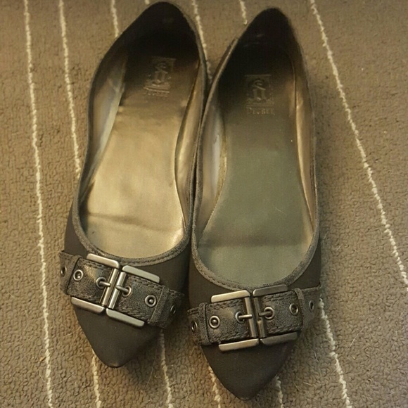 Decree gray flats