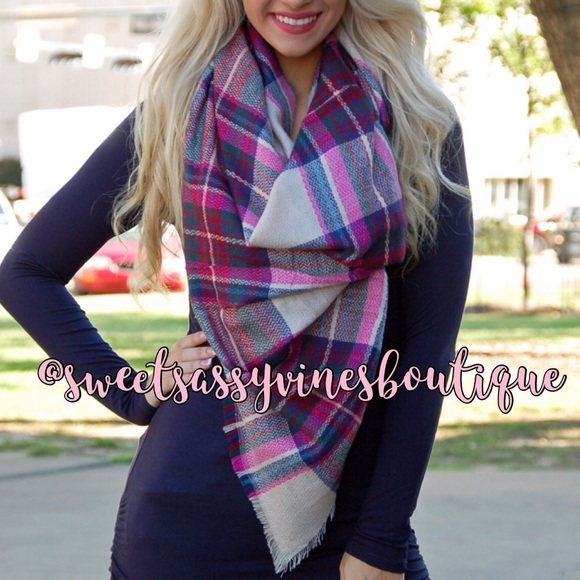 Re-stocked! Customer Favorite!!! Blanket Scarf! - Picture 2 of 8