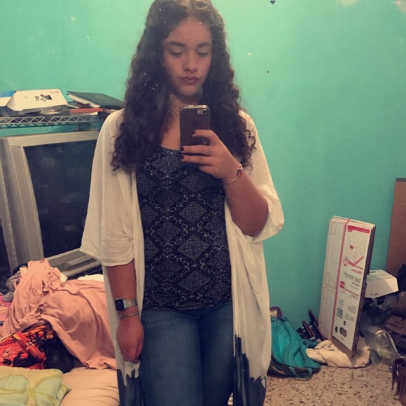 Meet your Posher, Anaiz - Picture 2 of 4