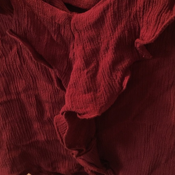 Red Ruffled Crop top - Picture 2 of 3
