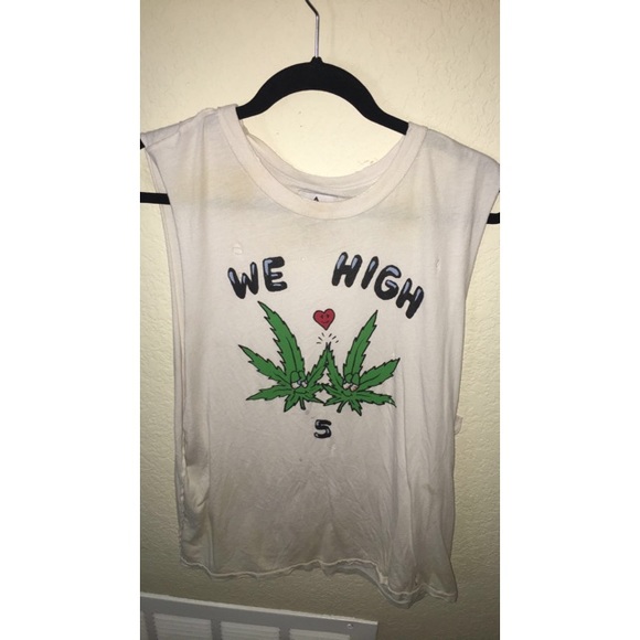 UNIF We High 5 tank.
