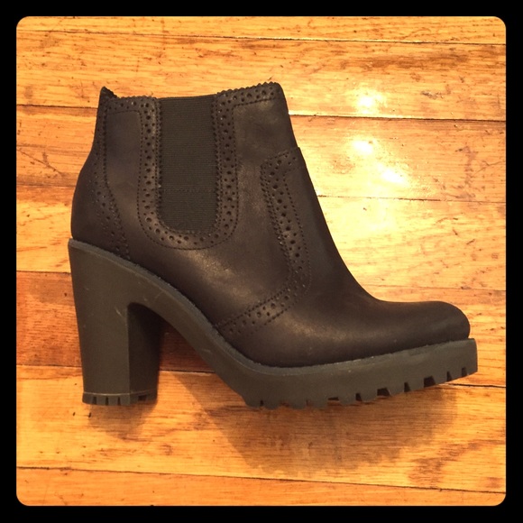 NWT Black Sperry Booties- perfect for fall!