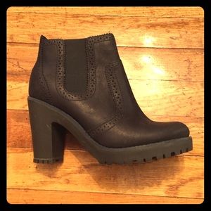 NWT Black Sperry Booties- perfect for fall!