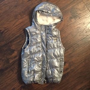 AE vest