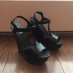 Steve Madden Black Wedges