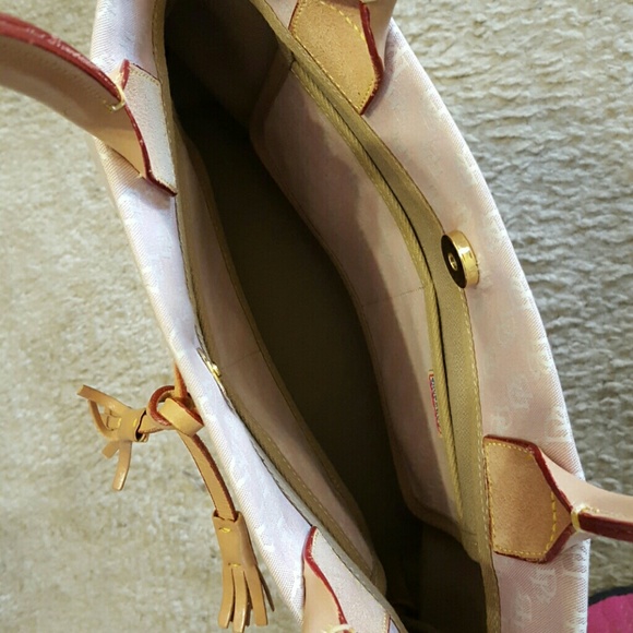 Dooney & Bourke purse - Picture 3 of 3