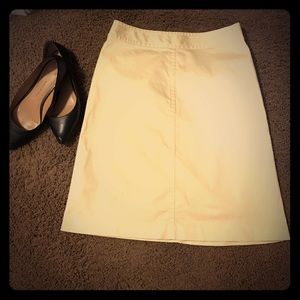 Banana republic skirt pastel yellow size 6