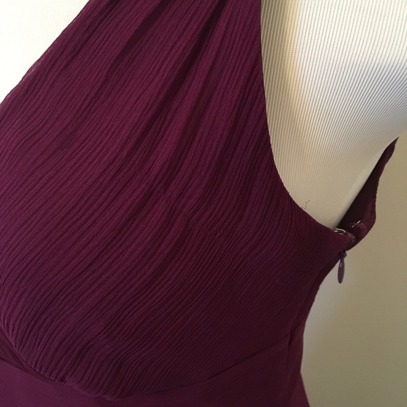 Burgundy crinkle silk dress. V neck sleeveless - Picture 4 of 4