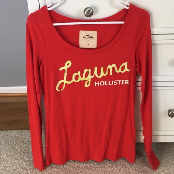 Long sleeve t-shirt.