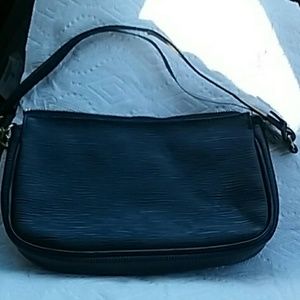 LOUIS VUITTON Black Epi Leather Pochette