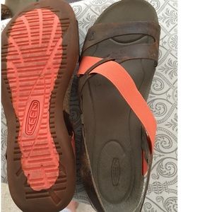 KEEN sandals--LIKE NEW