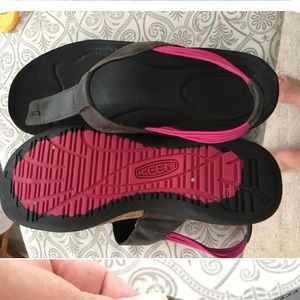 Keen Sandals--LIKE NEW