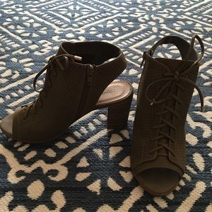 Gently used booties from City Classified🌸