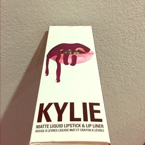 Kourt K Kylie Cosmetics lipkit