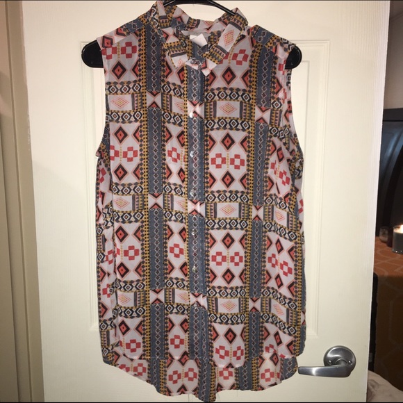 Patterned button up top