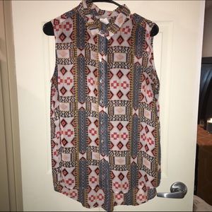 Patterned button up top