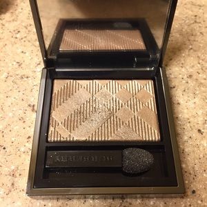 Burberry Wet Dry Eye Shadow in Nude