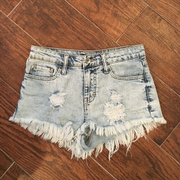BLUSH boutique light wash denim shorts size S