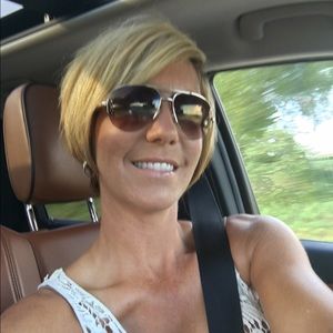 Meet your Posher, Andrea