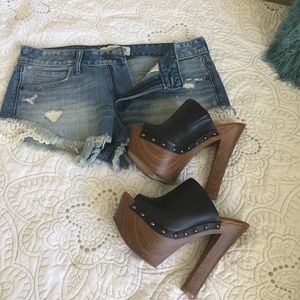 Jessica Simpson platform heels