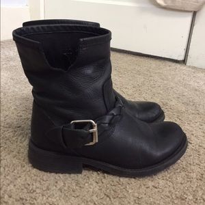 Steve Madden boots