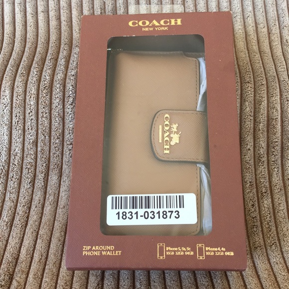 Coach iPhone 4 & 5 zip around wallet wristlets NWT