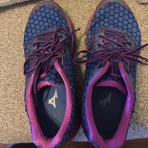 Mizuno tennis shoes