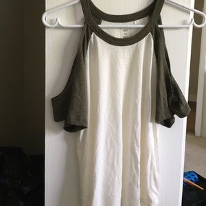 Cute cutout shoulder