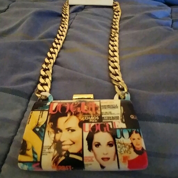 MAGAZINE MEDIA GRAPHIC PRINT STATEMENT NECKLACE - Picture 2 of 4