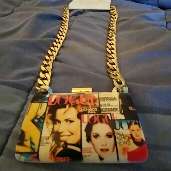 MAGAZINE MEDIA GRAPHIC PRINT STATEMENT NECKLACE - Picture 3 of 4