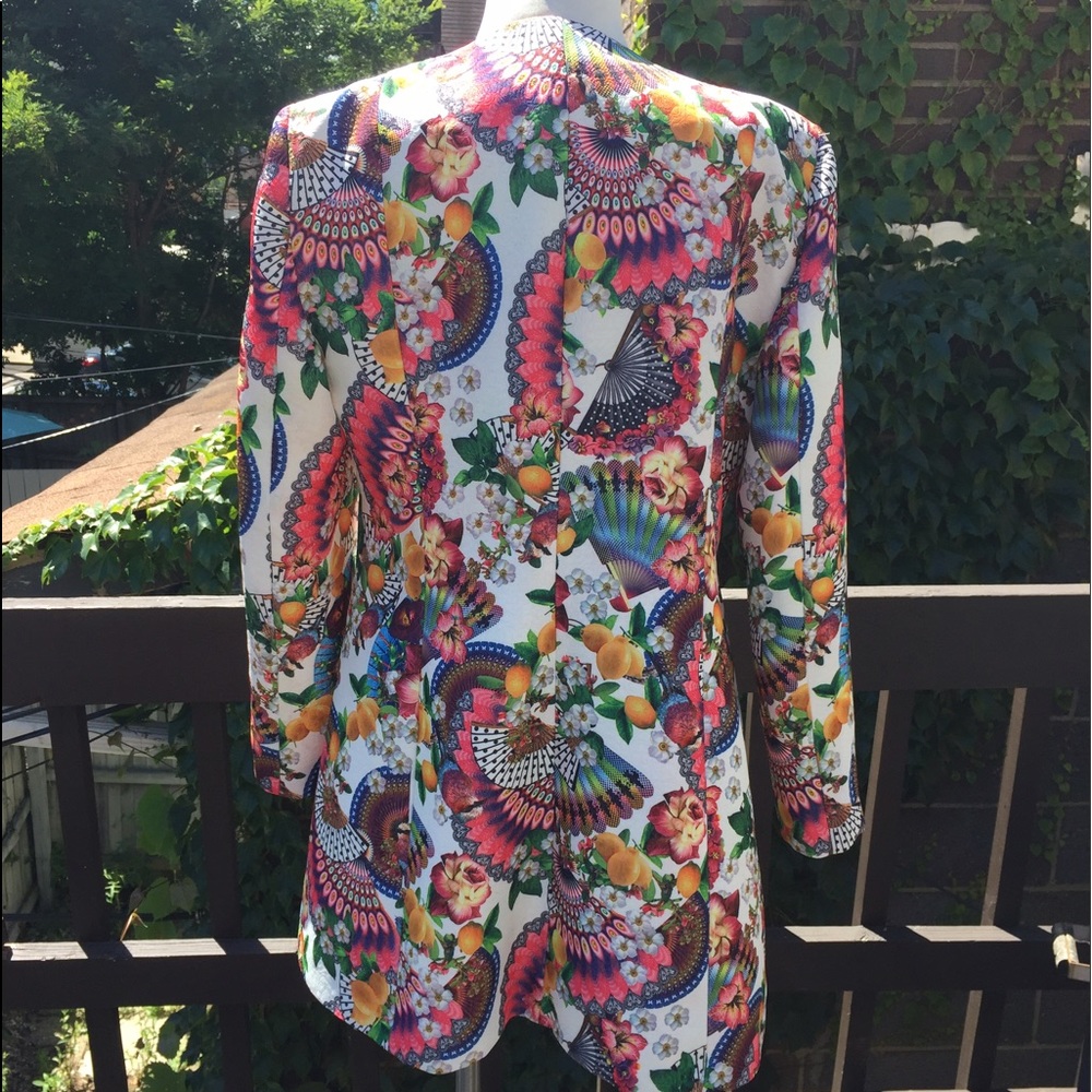 Unique floral trench coat - Picture 7 of 7